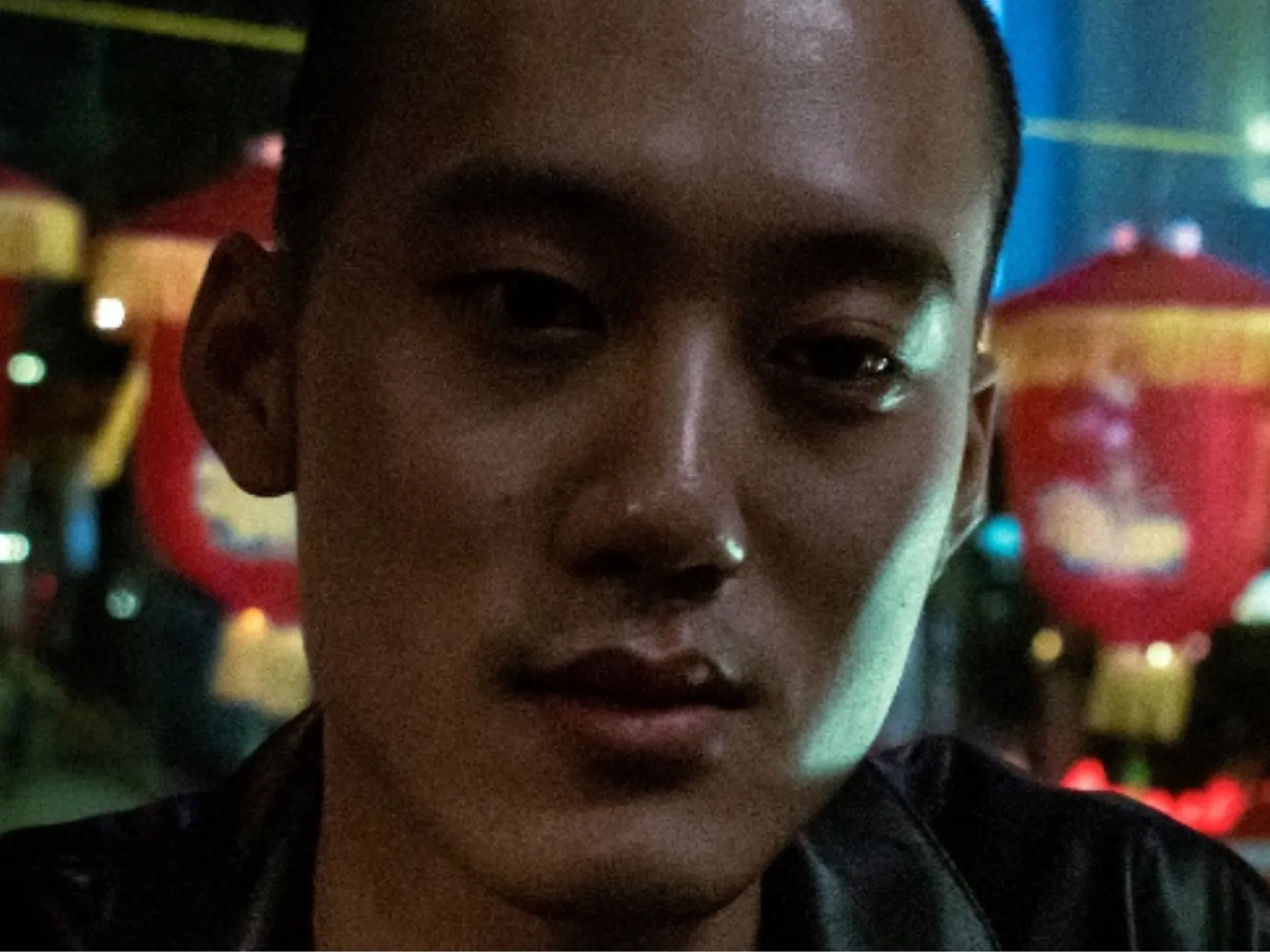 Portret mladega moškega v Chinatownu